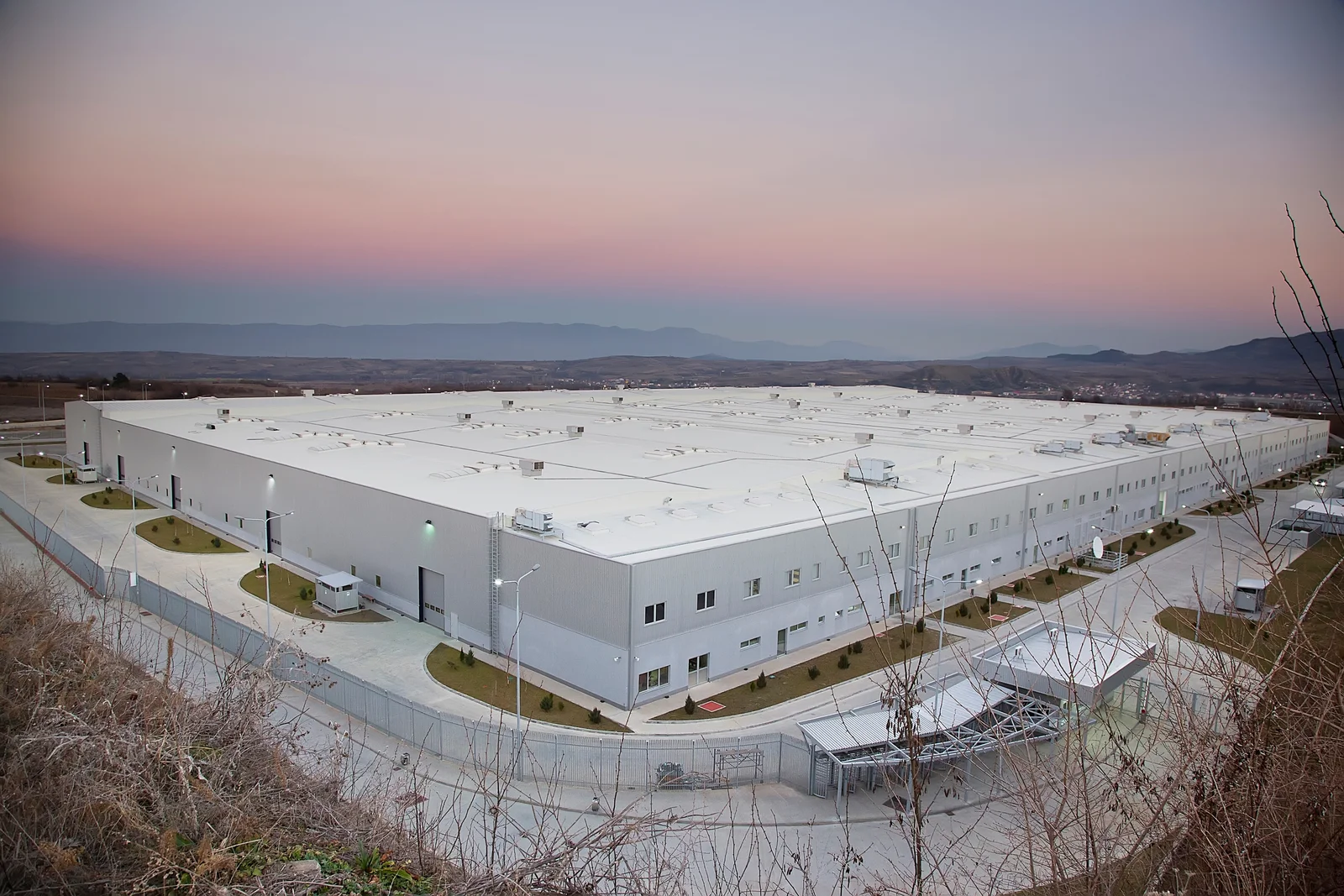 The picture shows the DRÄXLMAIER plant in Kavadarci.