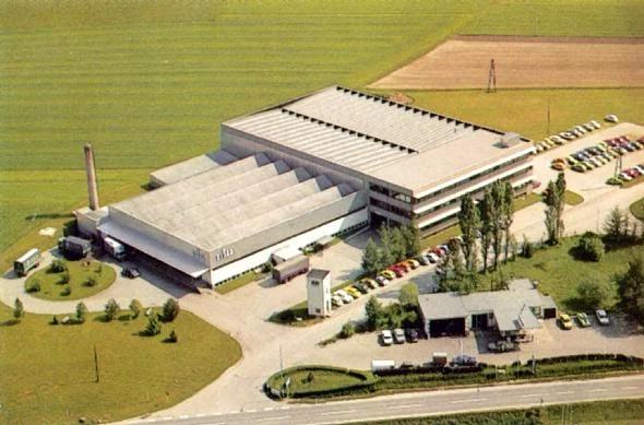 An aerial view of a DRÄXLMAIER building from 1960.